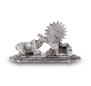 Nueva llegada de metal de aluminio plateado Señor Krishna con imagen de vaca pequeño Krishna sentado con vaca para decoración del hogar India - Product Image 6