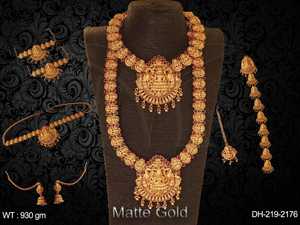 Conjunto Dulhan de templo de oro mate hecho a mano, collar de joyería nupcial india tradicional, pendientes y Maang Tikka perfecto - Product Image 3