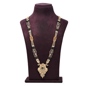 Collar de boda indio Mangalsutra para mujer, chapado en oro, con cuentas negras, último diseño. - Product Image 1