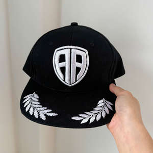 Gorra de béisbol transpirable e impermeable estilo camionero, personalizada con bordado de hojas de roble, de alto rendimiento, con banda de algodón para el sudor - Product Image 4