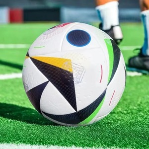 Balón de Fútbol Clásico, Duradero y Ligero para Entrenamiento Deportivo, Tamaño 5, Logotipo Personalizado, Material de PU, Unión Térmica - Product Image 3