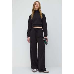 Pantalones Deportivos de Pierna Ancha con Textura Suave, Cintura Ajustable - Product Image 2