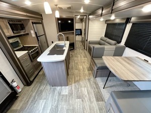 PROVEEDOR DE REMOLQUES DE CAMPING USADOS Cross Roads Sunset Trail 331BH 2022 en Venta para Camping y Viajes - Product Image 2