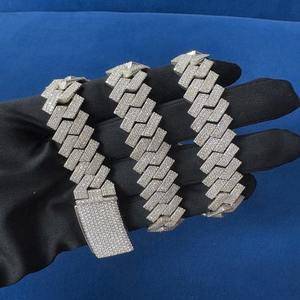 Chaîne cubaine en diamant Moissanite de finition de luxe avec une brillance longue durée sans rouille, parfaite pour les événements de mode, les anniversaires et les vêtements quotidiens - Product Image 5