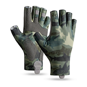 Thermal waterproof <b>fishing</b> gloves with insulated interior wind blocking outer layer and strong <b>grip</b> for winter angling condition - Product Image 3