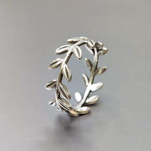 Fashionable Modern Silver <b>Ring</b> (2.8 Grams) Gold Plated Gemstone Cut Stylish Inlay Gift Jewelry - Product Image 1
