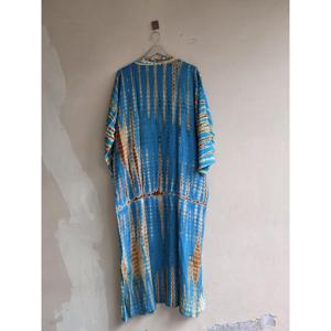 Robe de mariée vintage tie-dye longue en crêpe de soie, kimono de nuit, cadeau pour la mariée, paréo de plage - Product Image 4