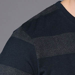 T-shirt basique à col rond et manches longues en coton extensible, coupe ajustée, décontracté, personnalisable avec logo, vente en gros - Product Image 4