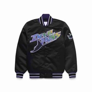 Chaqueta universitaria de satén brillante a la moda, ropa de calle completamente bordada, chaqueta de béisbol disponible a granel - Product Image 6