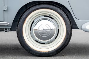 Gran Oferta: Autobús Volkswagen Tipo 2 de 11 Ventanas de 1960, Listo para Enviar - Product Image 6