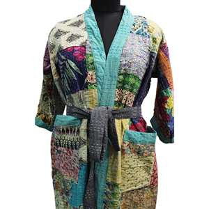 Chaqueta de Algodón Acolchada Hecha a Mano Estilo Kantha, Estilo Indio Japonés, Moda Boho con Cinturón, Reversible, Relleno de Algodón, Prenda Vintage - Product Image 3