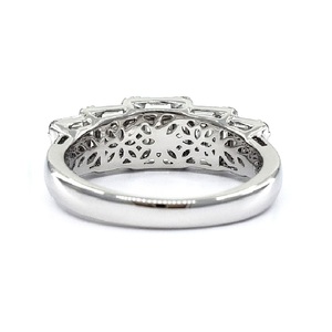 Bague de fiançailles tendance pour femme en or blanc 18 carats haut de gamme avec diamants naturels taille baguette sertis pavé - Product Image 3
