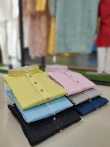 Secuencia de Jequard tejida de algodón y seda para hombres Kurta estilo formal indio y pakistaní para fiestas de temporada de bodas - Product Image 2