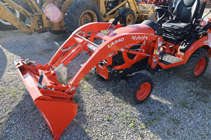 รถแทรกเตอร์ KUBOTA BX23S ใหม่สำหรับขาย สั่งซื้อเลยเพื่อจัดส่งทันที กะทัดรัดและทรงพลัง พร้อมตัวเลือกติดตั้งหัวคีบ ราคาประหยัด - Product Image 3