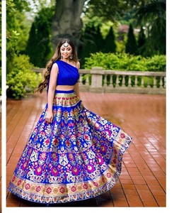 ชุดปาร์ตี้ Lehenga Choli สำหรับผู้หญิง,ชุดปาร์ตี้ Lehenga Choli สไตล์ใหม่ดีไซเนอร์ชาวอินเดียนแดง