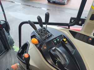 Tractor de Ruedas Massey Ferguson 4707 4WD de 70 CV, Nuevo, con Componentes de Motor, Bomba y Caja de Cambios de Alta Productividad - Product Image 5