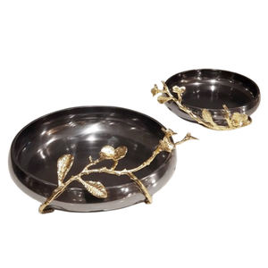 Bol de service en aluminium à motif de feuilles dorées, style vintage, pour servir les aliments avec style lors des dîners et des festivals - Product Image 1