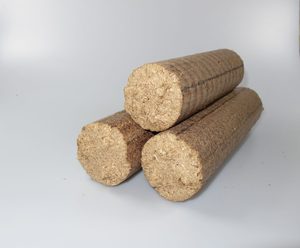 Briquetas de madera en oferta (AT) Briquetas de combustible de madera dura - Product Image 5