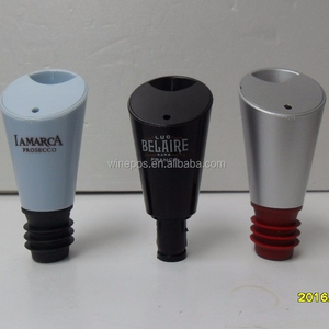 Cubos de vino, vertedor de plástico - Product Image 1