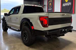 SUPER CLEAN 2024 F-O-R-D F-150 RAP-TOR R LISTO PARA SER ENVIADO - Product Image 3