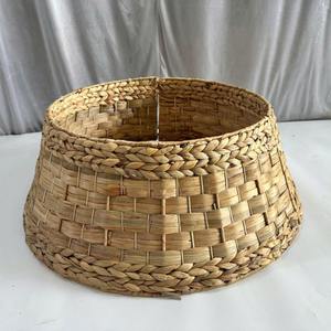 Collier de sapin de Noël Sisu 2025 en jacinthe d'eau, nouveau design élégant, jupe de sapin, fabriqué au Vietnam - Product Image 1