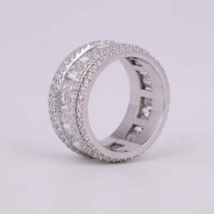 สายเพชรสร้างด้วยทองคำขาว14 KT พร้อมเพชรที่ปลูกในห้องปฏิบัติการที่มีความคมชัดระดับ VVS - Product Image 2