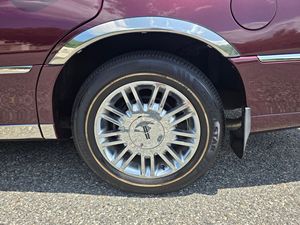 Lincoln Town Car Signature L d'occasion 2008 en excellent état, prêt à être expédié - Product Image 5