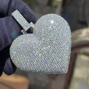 Iced Out en forme de coeur Hip Hop Moissanite ronde taille brillant diamant pendentif en argent Sterling 925 bijoux fins cadeau pour elle - Product Image 1