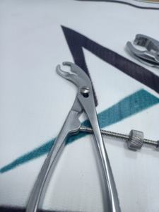 Instrumentos quirúrgicos de alta calidad al por mayor, pinzas de sujeción de hueso Verbrugge, autocentrante de Mediva Essence - Product Image 2