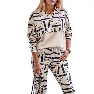 Ensemble de survêtement décontracté et élégant pour femmes, vêtements de sport streetwear, conçu pour le fitness, l'entraînement et le confort au quotidien - Product Image 1