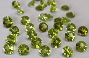 เพอริดอทธรรมชาติทรงกลมเจียระไน 8 มม. เพอริดอทคุณภาพสูง - Product Image 3