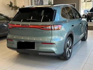 G I I L Y E 5 AWD 2025, Batería de Litio de 110 kWh+, Neumáticos R18, Motor de Doble Tracción, Asientos de Cuero, 6 Plazas, Cámara Trasera, Techo Solar Panorámico - Product Image 3