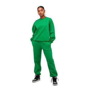 Ensemble de survêtement personnalisé en gros pour homme : sweat à capuche à manches longues et pantalon de jogging uni pour l'hiver - Product Image 1