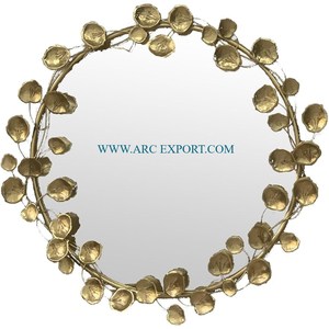 Miroir mural de salle de bain à motif nouveau et attrayant fournisseur de gros miroir mural suspendu en plaqué or fait à la main à bas prix - Product Image 1