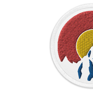 Écussons de broderie de logo à la mode personnalisés meilleure vente OEM nouveau design de tissu sergé thermocollant pour vêtements - Product Image 4