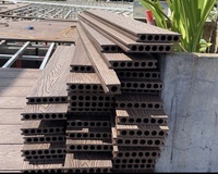 Platelage en bois composite de haute qualité Plancher solide Extérieur WPC Platelage creux Platelage en bois WPC fabriqué au Vietnam