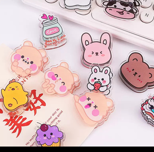 Porte-clés mignons en acrylique et plastique, thème féerique et anime – Designs personnalisés durables, imprimés en typographie, logo et couleur sur mesure pour votre marque - Product Image 4