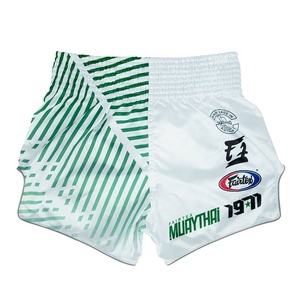 Shorts de boxe classiques en tissu satiné doux, légers, respirants, vêtements de sport pour l'entraînement et la gym, pour hommes et garçons - Product Image 4