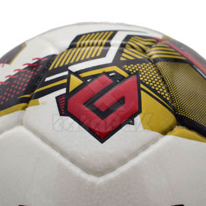 Ballons de football/soccer personnalisés fabriqués au Pakistan avec logo, ballon de football léger de la meilleure qualité - Product Image 3