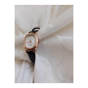 Orologio da polso da donna con cinturino Vintage in pelle minimale ovale (nero) (marcature: bianco) - Product Image 2
