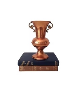 Pot de fleurs décoratif en laiton moulé, vase à fleurs en métal avec un beau design, vaisselle décorative, vases à fleurs durables - Product Image 1
