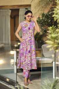 Elegante conjunto de cordón con estampado de lámina de algodón, Conjunto elegante de dos piezas para mujer, ropa informal disponible para la venta desde la India - Product Image 5