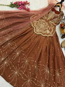 Nuevo lanzamiento: Conjunto Radhe Premium de diseñador indio-pakistaní para bodas y fiestas de verano, top Farashi, pantalón Plazzo y dupatta de muselina pesada. - Product Image 5