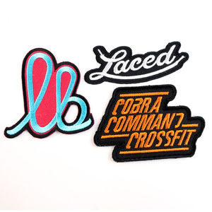 Patch brodé 3D personnalisé en usine, design tendance, grands patchs brodés, personnalisez votre propre couleur pour les vêtements 2025 - Product Image 1