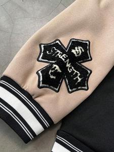 Chaqueta universitaria de béisbol de doble tono Unisex de lana de invierno con capucha acolchado logotipo frontal ropa personalizada Fabricación de fábrica - Product Image 6