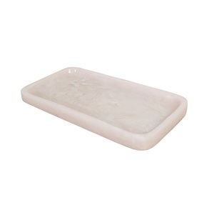 Plateau en résine moderne fait à la main et respectueux de l'environnement avec texture marbrée pour le rangement de bijoux et de cosmétiques pour les occasions de mariage et de Diwali - Product Image 3