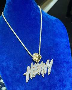 Pendentif en argent sterling plaqué or de style Hip Hop en moissanite VVS personnalisée - Product Image 3