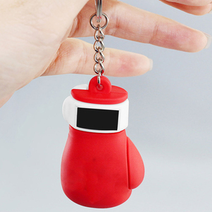 Logo personnalisé Gants de boxe Porte-clés Motif ours en cuir de qualité Fabriqué avec style et acier inoxydable-Fabriqué au Pakistan - Product Image 3