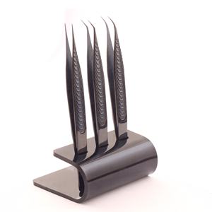 Les pointes de pincettes à cils de conception personnalisée sont finement formées, souvent pointues, inclinées ou incurvées pour saisir les minuscules cils sans glisser - Product Image 1