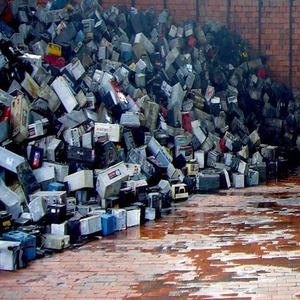 แบตเตอรี่รถยนต์เศษตะกั่วกรดเสียสำหรับผู้ซื้อทั่วโลกที่เชื่อถือได้ - Product Image 3